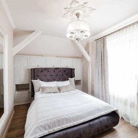 Lux Apartment On Duhnovicha Street .Free Parking. Úzhgorod Exterior foto