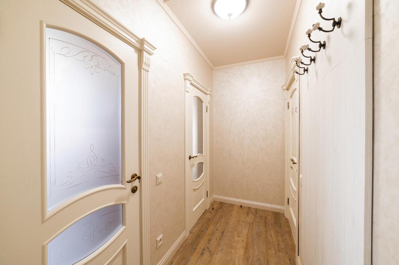 Lux Apartment On Duhnovicha Street .Free Parking. Úzhgorod Exterior foto